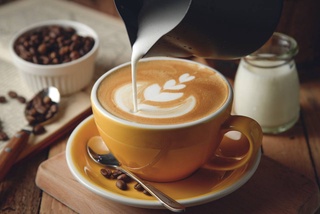 Adding milk to coffee reduces the risk of esophageal cancer
