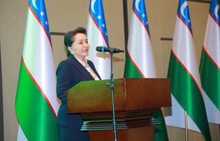 Она ва бола саломатлиги марказининг 50 йиллигига бағишланган конференция