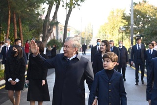 Shavkat Mirziyoyev votes at polling station No.59
