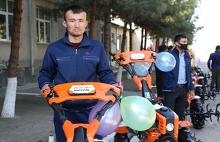 Пахтачида 300 нафардан зиёд ёшлар ўзини ўзи банд қилди