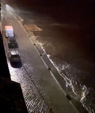 Buyuk Britaniya va Irlandiyaga to'fon yopirildi