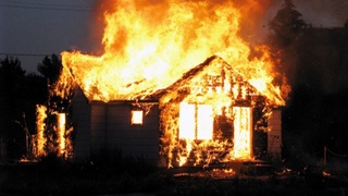 Пашша ўлдирмоқчи бўлиб, уйига ўт қўйиб юборган