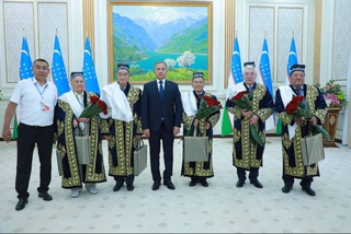 В Навоийской области с размахом отметили 380-летие со дня рождения Айтеке би