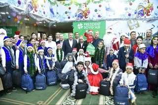 Одна елка - сотни детских улыбок