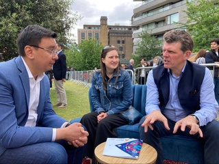 Дар Лондон масъалаҳои тайёр кардани кадрҳо дар соҳаи хидматрасонии сайёҳӣ баррасӣ шуданд