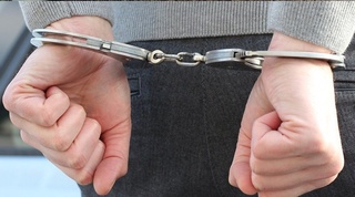 Бухорода ходимга пора берган фуқаро ушланди