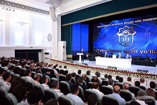 Ўзбекистон Республикаси темир йўл транспорти ходимларига