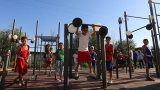 Современную площадку для воркаута открыли в Навбахорском районе Навоийской области