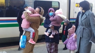 Суриядан олиб келинган самарқандликлар уйларига қайтишди