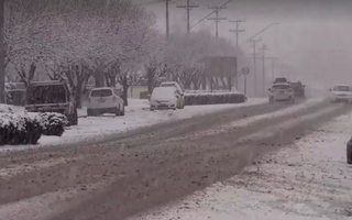 Record snowfall hits Australia