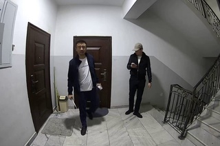 Toshkentdagi koʻp qavatli uy yoʻlagida pichoq bilan yurgan shaxs ushlandi