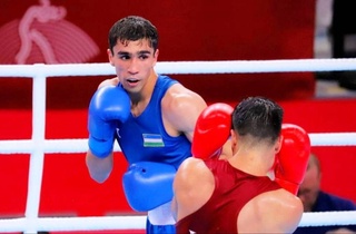 Эффектный нокаут и серия побед: узбекские боксеры вышли в следующий этап чемпионата мира в Англии