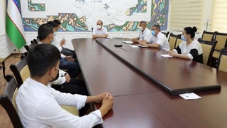 Fargʻona davlat universiteti rektori anklav hudud bitiruvchilarni «otaliq”qa oldi