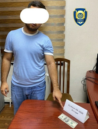 Қалбаки АҚШ долларларини сотмоқчи бўлган шахс ушланди