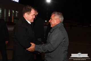 Tatariston rahbari Rustam Minnixonov Nukusga keldi