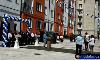 Ҳарбий хизматчиларга янги уйлар топширилди