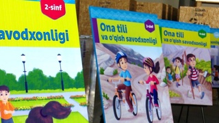 USAID передало МНО Узбекистана около 500 тысяч новых учебников