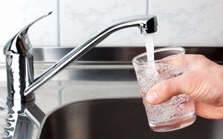 Более 1,5 тысячи махаллей республики до 2025 года обеспечат питьевой водой