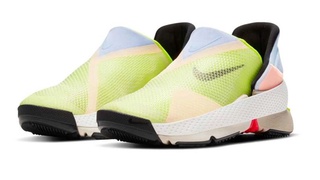 «Nike» представила кроссовки, которые можно надеть без помощи рук