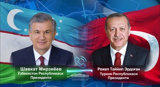 The President of Uzbekistan holds a phone call with the President of Türkiye
