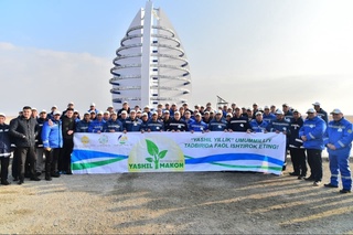 Ёш волонтёрлар иштирокида акция: “Яшил йиллик” умуммиллий тадбирида фаол иштирок этинг!”