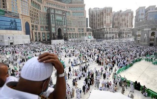Беш аз 570 зоир бар асари гармо дар ҷараёни маросими ҳаҷ дар Арабистони Саудӣ ҷон бохтанд