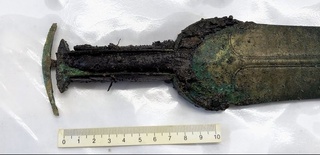 Данияда 3000 йиллик қилич топилди