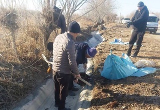 Жап-салмаларға бетон төселмелер жатқарылмақта