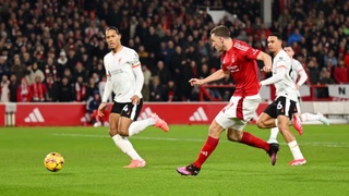 Ничья «Ноттингем Форест» с «Ливерпулем» открывает шанс «Арсеналу»