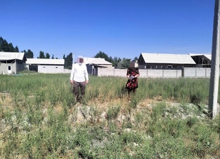 Andijonda ota aliment qarzini 6 sotix yer bilan qopladi