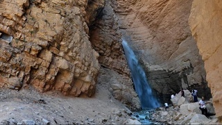 За поворотом - водопад