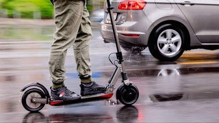 На обсуждение вынесен проект постановления, запрещающий лицам до 14 лет управлять электросамокатами