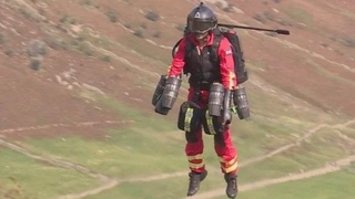 В Великобритании испытали костюм летающего врача