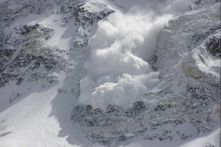 Тоғли ҳудудларда қор кўчиш хавфи эълон қилинди