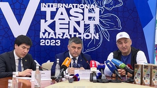 Профессионалы и любители бега и здорового образа жизни выходят на старт