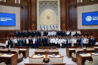 Муғаллим ҳәм устазларға ҳүрмет - жәмиет раўажланыўының тийкары