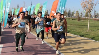 В парке Yangi Oʻzbekiston прошел финал студенческих забегов Talaba Yugur