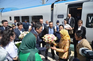 Президент Сингапура прибыла в Самарканд