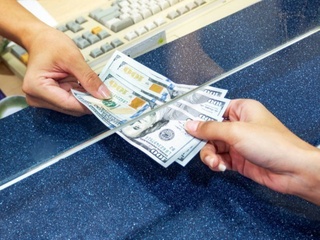 2024-жылы Өзбекстанға пул өткериўлер 2023-жылға салыстырғанда 30 процентке көбейди