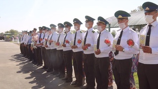 Янгиер шаҳрида 51 нафар ҳарбий хизматчига янги замонавий уйлар топширилди