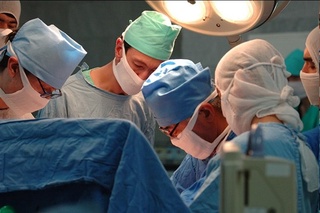 Yil boshidan shoshilinch tibbiy yordam tizimida qancha bemorda yuqori texnologik operatsiyalar oʻtkazildi?