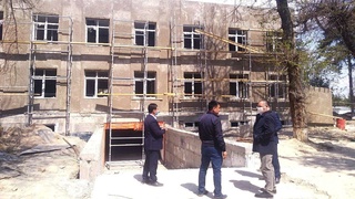 Министр инновационного развития ознакомился с ходом строительства Самаркандского молодежного технопарка