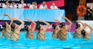 Узбекистанские спортсменки завоевали три медали на международном соревновании по синхронному плаванию в Казани