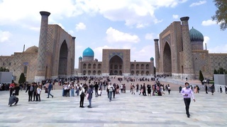 Численность туристов, приезжающих в Самарканд, возрастает