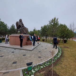 “Тўрт садаф гавҳарининг дуржи ул”