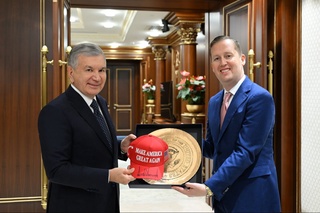 Президенти Ӯзбекистон ҳайати ИМА-ро қабул кард