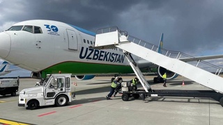 Дувумин ҳавопаймои махсус бо шаҳрвандони аз Украина эвакуатсияшудаи Ӯзбекистон ба Тошканд расид