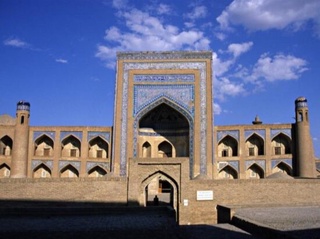 Хивада сақич эвазига қурилган кўҳна масжид борлигини биласизми?