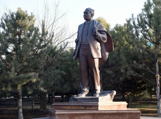 Ғафур Ғулом номидаги махсус стипендия ҳамда кўкрак нишони таъсис этилди