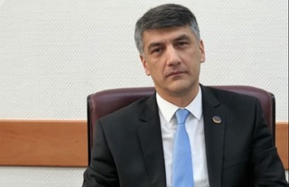 “Миллий тикланиш” партияси президентликка Алишер Қодиров номзодини кўрсатди